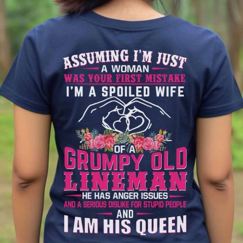 Awesome Lineman’s Lady   T-shirt For Men And Women