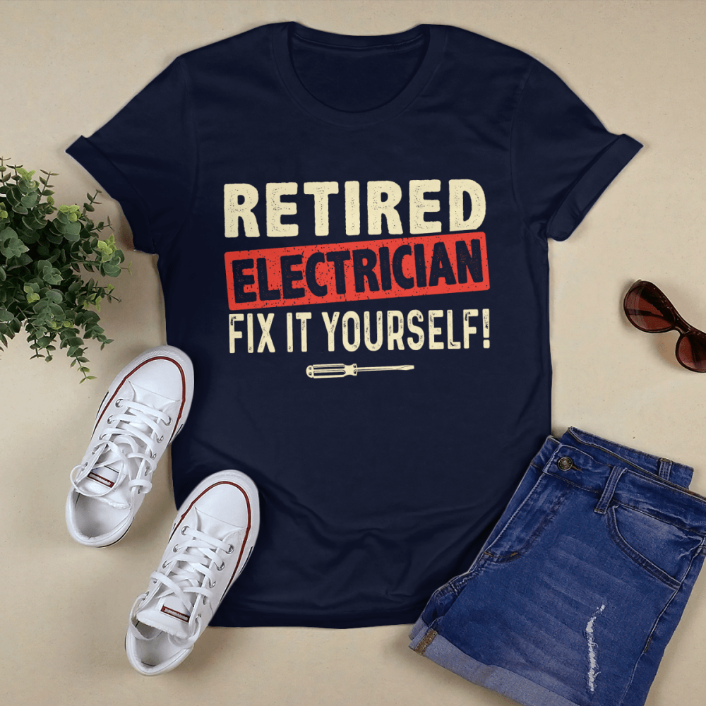 Retired Electrician T-shirt For Men And Women