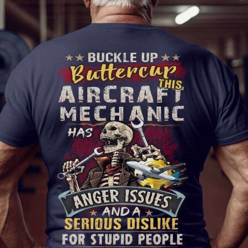 Retired Mechanic Nothing Scares Me  T-shirt For Men And Women