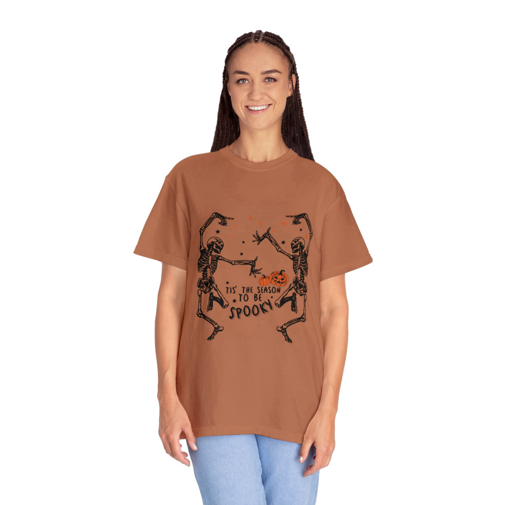 Retro Halloween T-Shirt: Comfort Colors Vintage Spooky Season Dancing Skeleton – iPrintasty