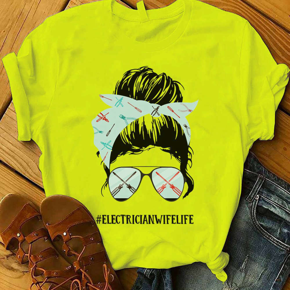 Awesome Electrician Wife Life  Daisy Yellow    T-Shirt, Best Gift For Men And Women