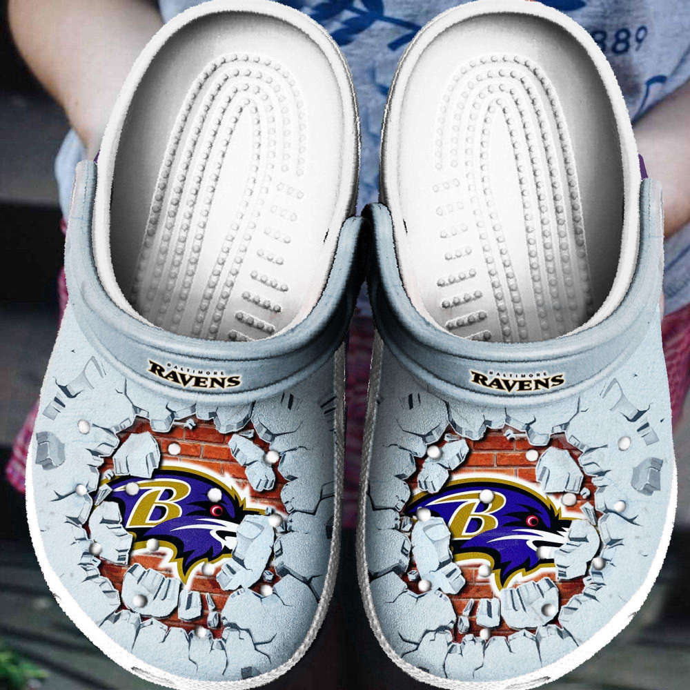 Baltimore Ravens Tide Breaking Wall Pattern Crocs Classic Clogs Shoes