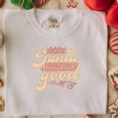 Christmas Retro Shirt: Retro Santa & Tree Tshirt – Perfect Holiday Gift!