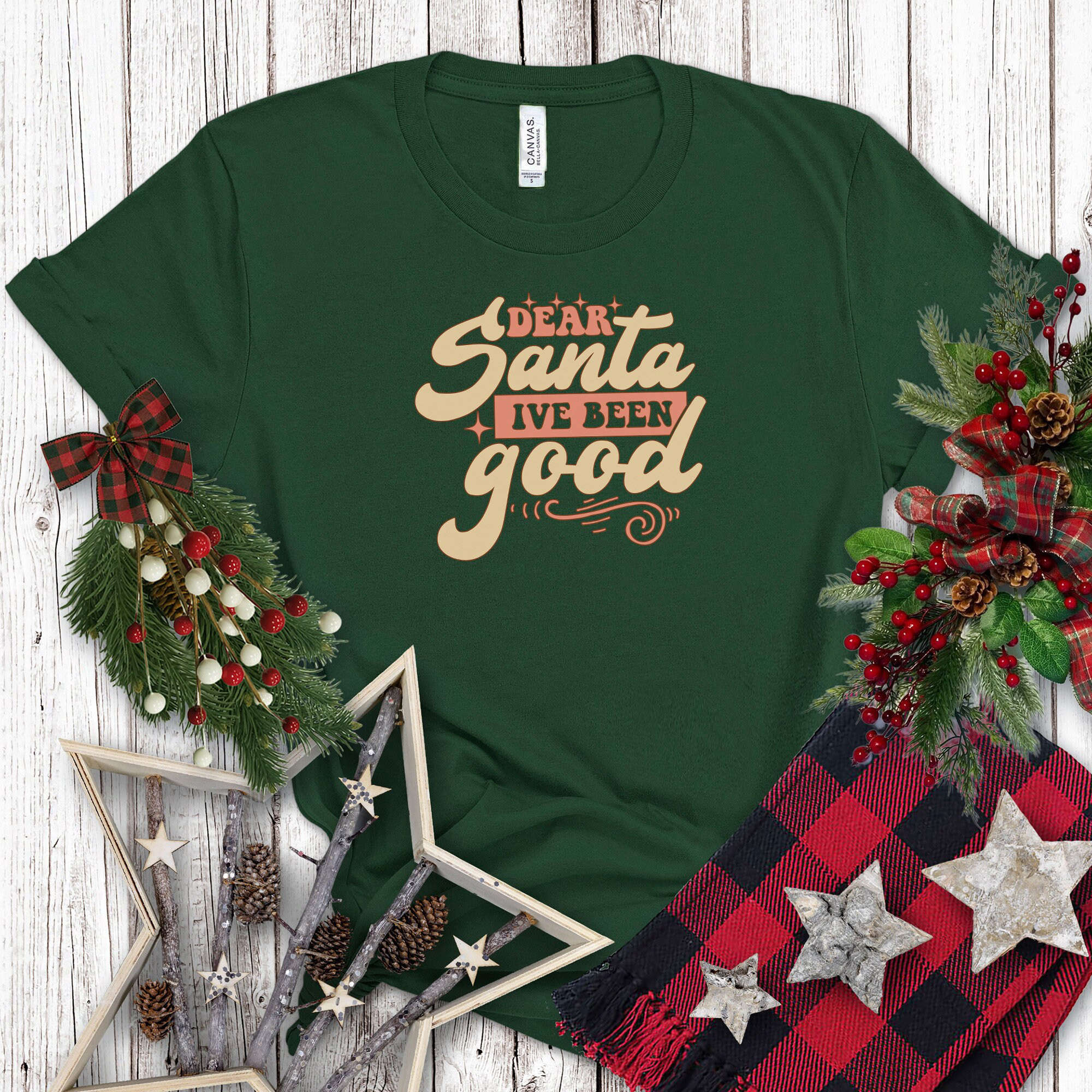 Christmas Retro Shirt: Retro Santa & Tree Tshirt – Perfect Holiday Gift!