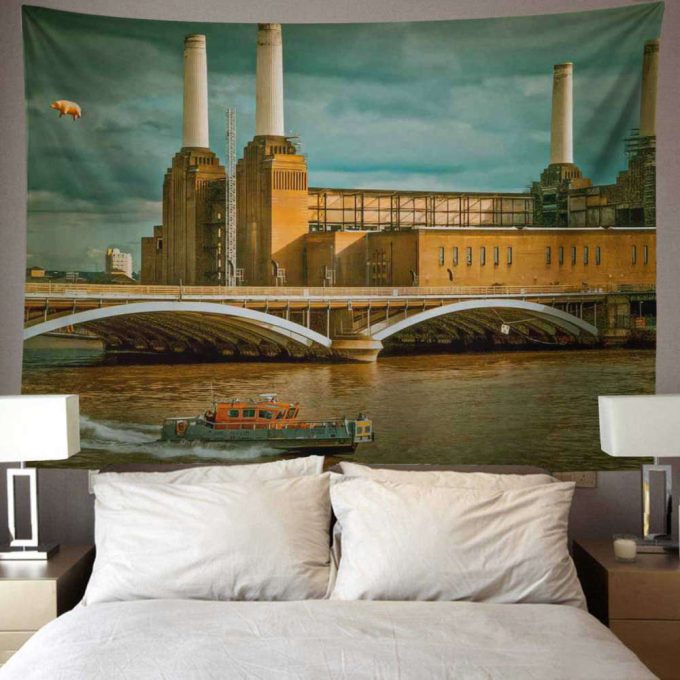 Flying Pig at Battersea Power Station Pink Floyd Tapestry