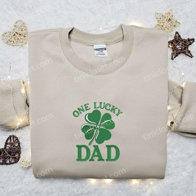 Lucky Dad Clover Shirt & Hoodie: Best Father’s Day & St Patrick’s Day Gift