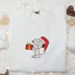 Snoopy Christmas Gift Shirt & Peanuts Cartoon Hoodie – Best Gifts for Family