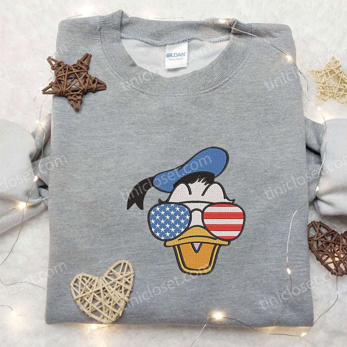 Donald Duck American Glasses Embroidered Shirt: Perfect Disney Gift for National Day