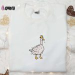 Quirky Silly Goose Embroidered Shirt – Perfect Animal Gift for Family