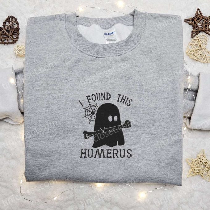 Halloween Ghost Humerus Sweatshirt: Cool Shirt & Best Gift for Halloween Lovers