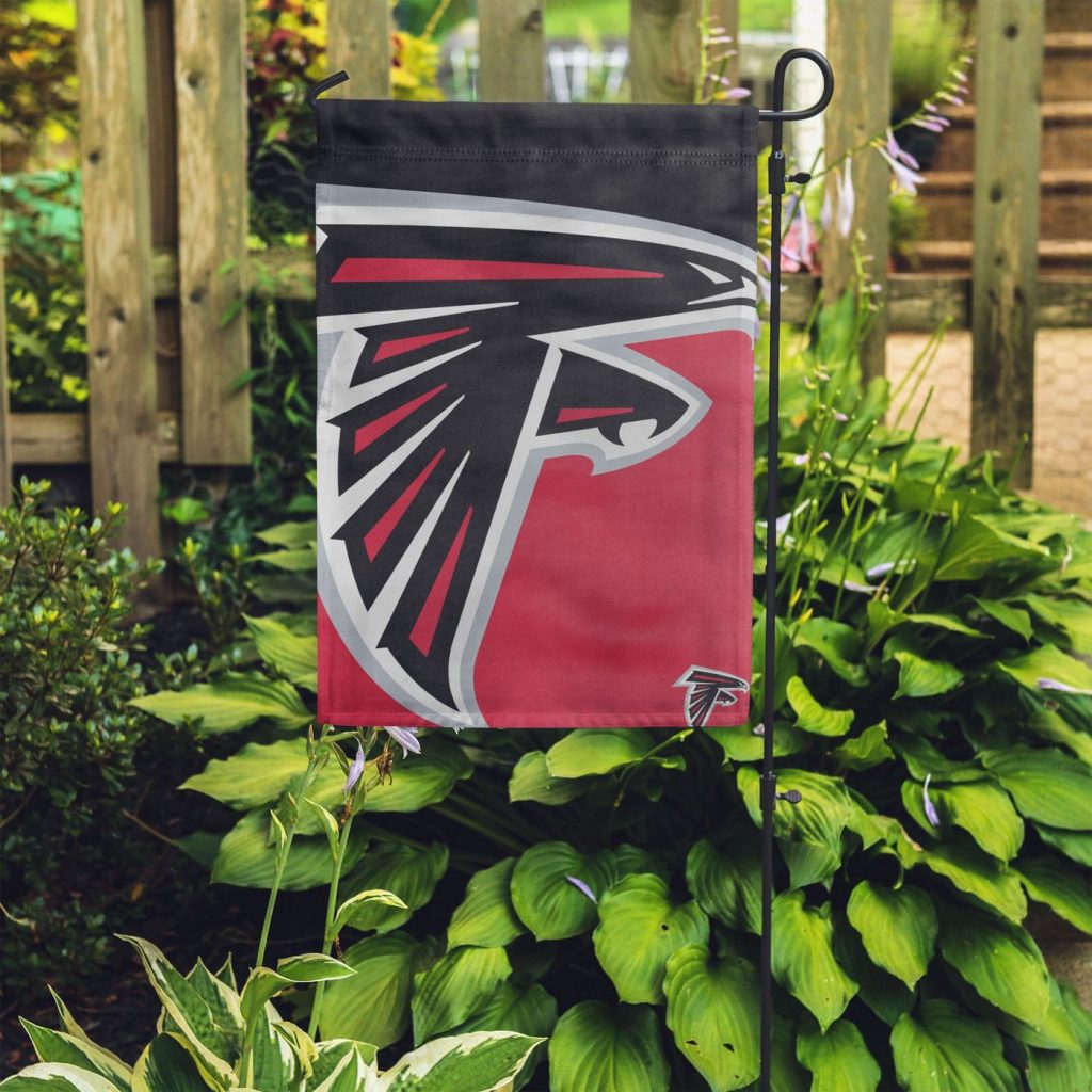 Atlanta Falcons Colorblock Helmet Garden Flag – House Flag Home Decor Gift – House Flag Home Decor Gift