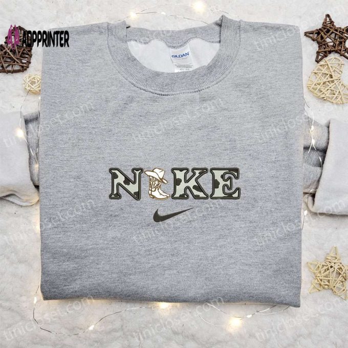 Stylish Cowboy Boots & Hat x Nike Shirt & Hoodie: Best Family Gifts