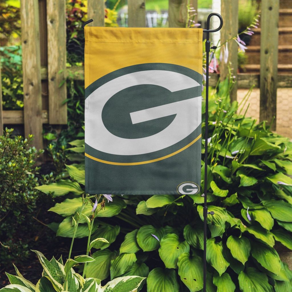 Green Bay Packers Colorblock Helmet Garden Flag – House Flag Home Decor Gift – House Flag Home Decor Gift