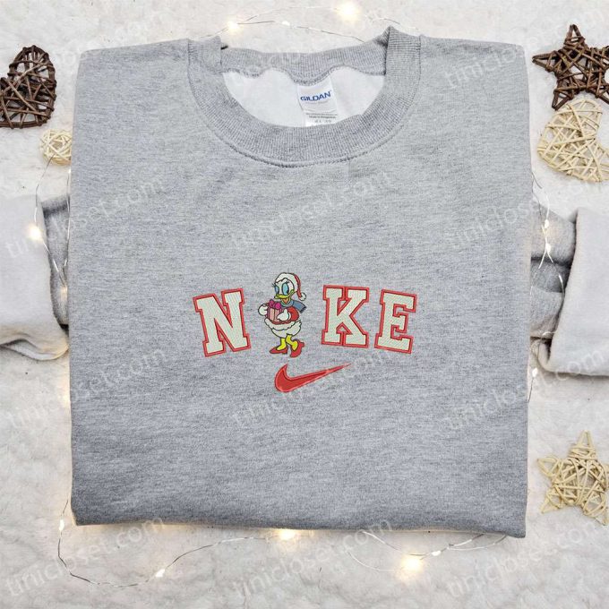 Nike Christmas x Daisy Duck Embroidered Sweatshirt – Festive Disney Shirt – Best Christmas Gift Ideas