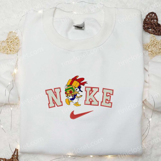 Nike x Donald Duck Gifts Embroidered Sweatshirt Walt Disney Christmas Shirt – Best Gift Ideas