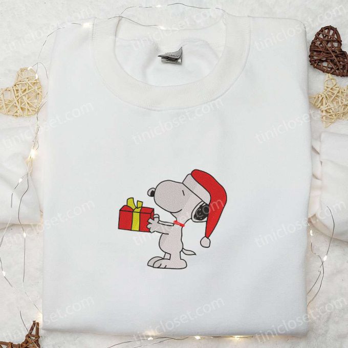 Snoopy Christmas Gift Shirt & Peanuts Cartoon Hoodie: Best Family Gifts