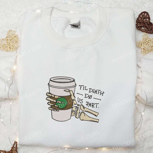 Spooky & Hilarious Skeleton Hand Coffee Sweatshirt – Perfect Halloween Gift for Family